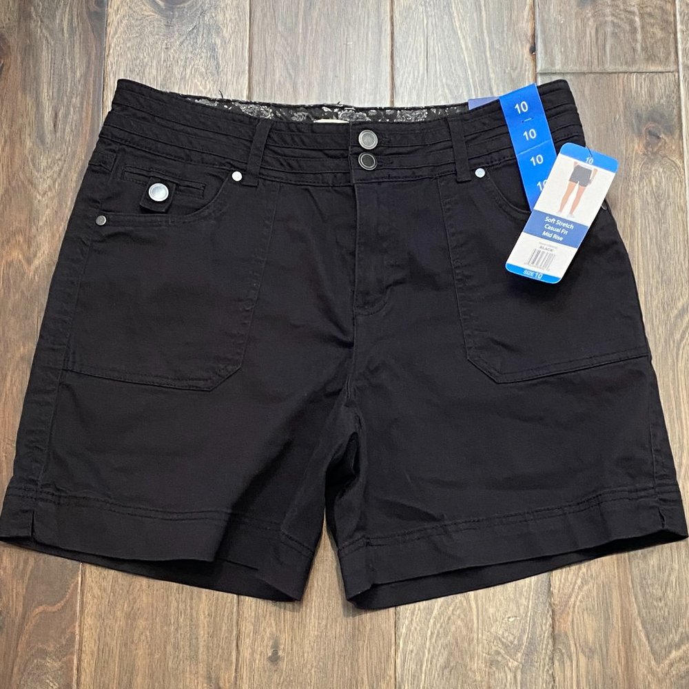 Dakota Blue Women's Short Mid Rise with Pockets Flap with Button BLACK